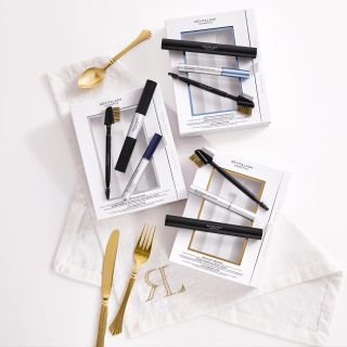 Nové vánoční sady právě v prodeji!😍 Darujte dárek, který potěší každou ženu - krásné řasy nebo obočí!👀🎁 Sada obsahuje: ❤️...